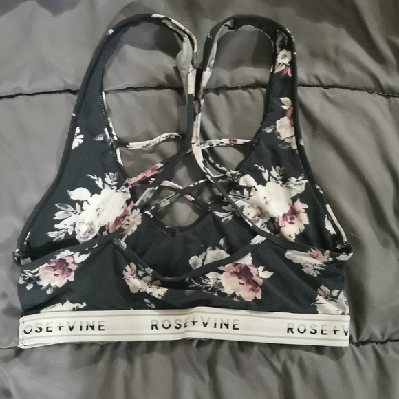 Rose + vine sports bra - Picture 2 of 2